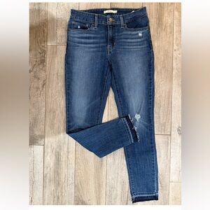 Levi’s 711 Skinny Jeans Size 26 Dark Wash Distressed Raw Hem NWOT
